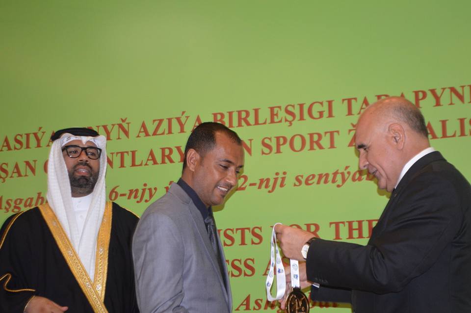  الاتحاد الآسيوي للصحافة الرياضية يُكرّم الإعلامي اليمني سامي الكاف بوسام التقدير
